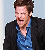 reese-witherspoon-chris-pine-this-means-war-12052011-28.jpg